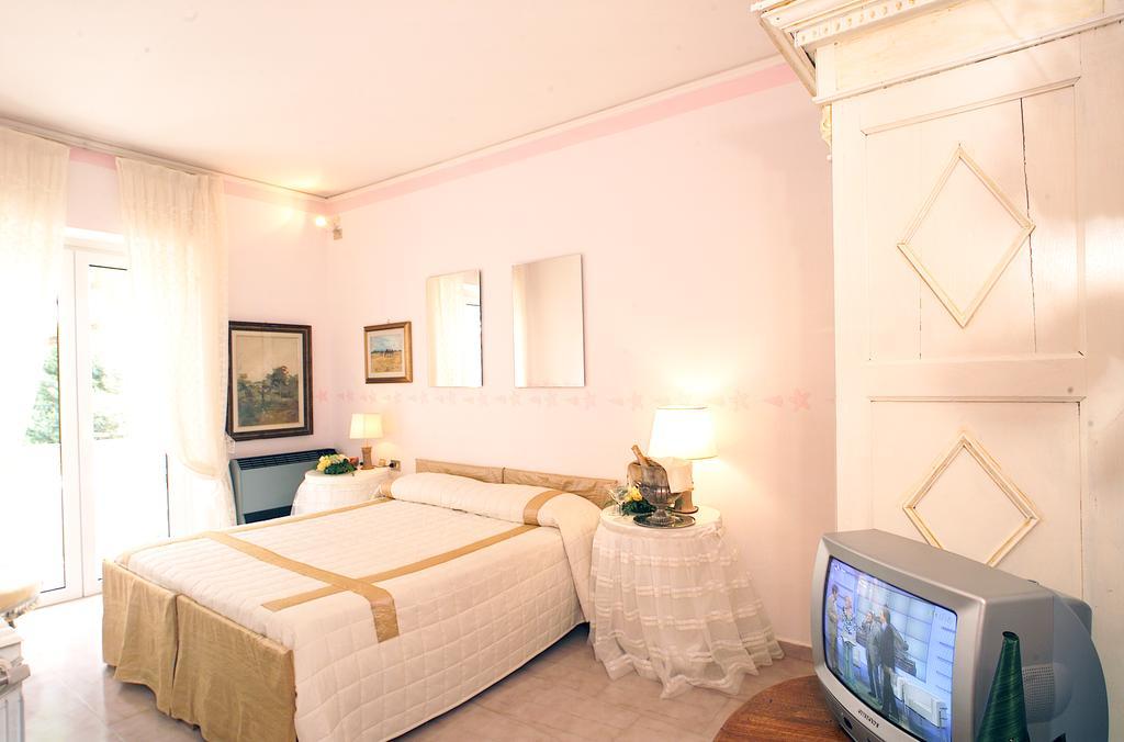Hotel Velcamare Тарквиния Номер фото